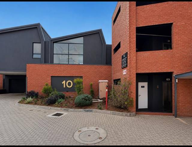 2 BEDROOM APARTMENT FOR SALE IN FOURWAYS